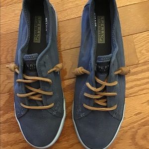 Sperry canvas shoes